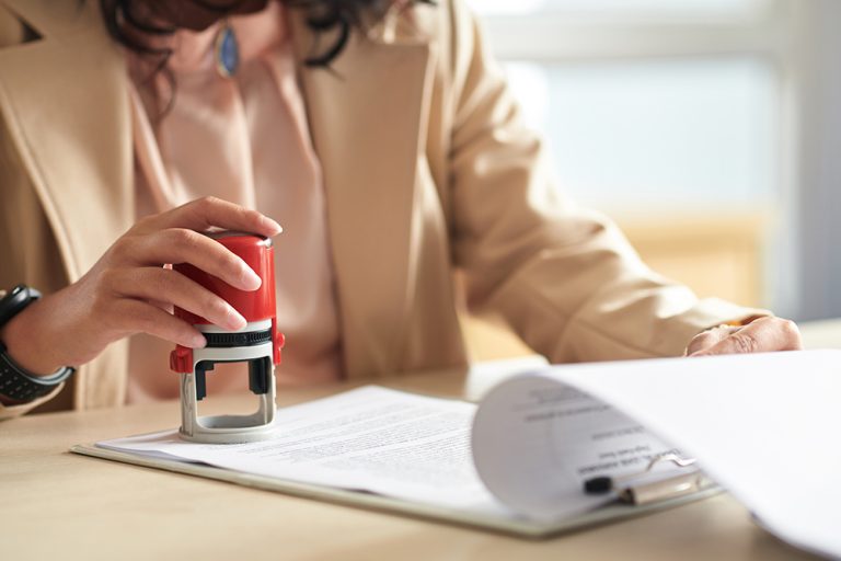 A renovação de registro de marca protege o empreendedor e impulsiona o negócio. Descubra como realizar a sua!