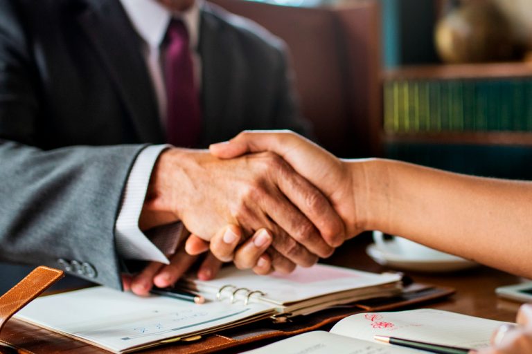 Saiba como a consultoria jurídica para marcas e patentes protege a empresa e garante o crescimento sustentável do negócio.